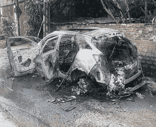 Bảo hiểm Emily, Bảo hiểm ô tô, Bảo hiểm thân vỏ ô tô, Emily xevaban, Bảo hiểm bắt buộc, Mua bảo hiểm ô tô, tư vấn bảo hiểm miễn phí, Xe peugeot bị cháy, Hết hạn bảo hiểm thì xe cháy